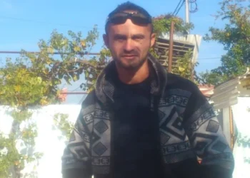 “Më ngacmoi gruan”, zbulohet fotoja e 35-vjeçarit që hodhi nga ura shokun