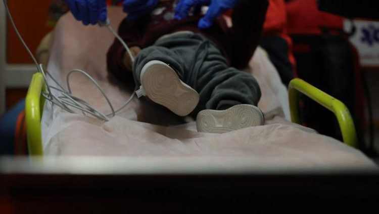 1-vjeçari nga Gaza evakuohet në Shqipëri për trajtim të specializuar mjekësor, OBSH: Shembull solidariteti!