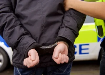 Trafik armësh Shqipëri-Angli/ Arrestohet 28-vjeçari shqiptar në Londër, vëllai i tij u arrestua në Kolumbi