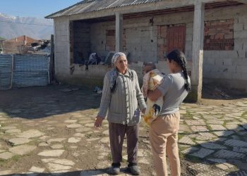 “Tradita rome dhe ligji”, i riu rrezikon 25 vite burg, u martua me një 13-vjeçare dhe lindën fëmijë