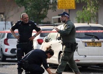 Sulm me thikë në Tel Aviv, dyshohet për akt terrorist