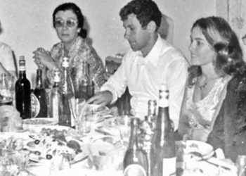 Dëshmia e bujshme në hetuesi e oficerit të shoqërimit: Fëmijët e Mehmet Shehut ishin të shthurur e liberalë, në orën 03:00 të natës shkonin…!