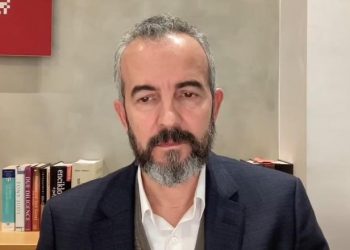 Vota e Diasporës/ Celibashi informon emigrantët: Patenta italiane s’e përmban adresën, mos e ngarkoni! S’vlen as leja e qëndrimit