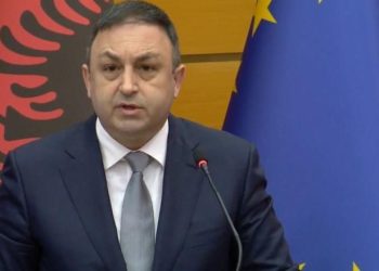 Ministri Hoxha: 65% e shqiptarëve vlerësojnë Policinë, 82% ndihen më të sigurt!