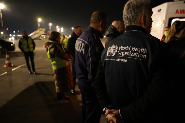 1-vjeçari nga Gaza evakuohet në Shqipëri për trajtim të specializuar mjekësor, OBSH: Shembull solidariteti!