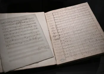 U shkrua 200 vite më parë, zbulohet dorëshkrimi origjinal i ‘Opus 130’ i Beethoven