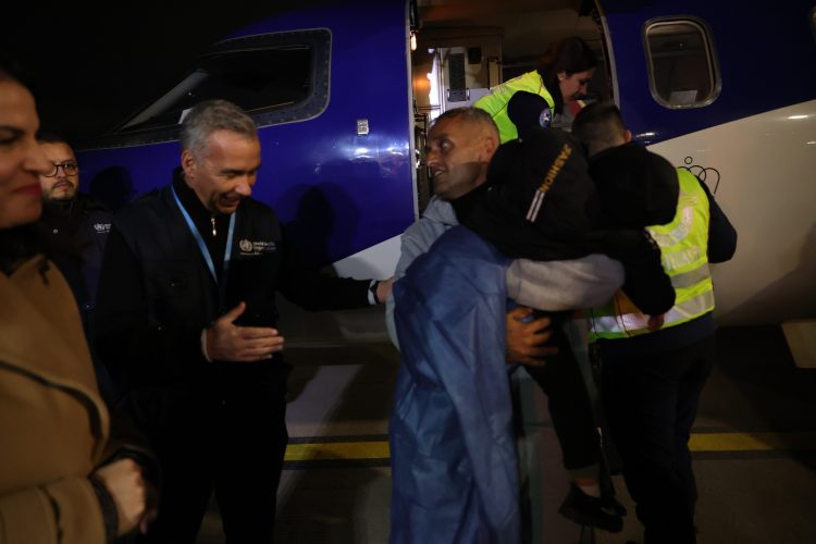 1-vjeçari nga Gaza evakuohet në Shqipëri për trajtim të specializuar mjekësor, OBSH: Shembull solidariteti!