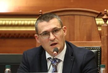 SPAK i ngrin “buzëqeshjen” opozitës: Financohemi nga buxheti i shtetit dhe jo nga SHBA-të