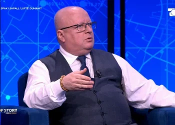 Gjykata dha masën “detyrim paraqitje” ndaj Berishës, avokati: Marrëzi! Çështja është çuar në Strasburg