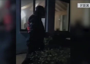 Baste dhe drogë fshehurazi në lokal, “Shqiponjat” arrestojnë 28-vjeçarin (EMRI)