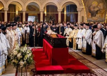 Shërbesa e varrimit, sot i jepet lamtumira kryepeshkopit Anastas! Priten fjalime nga Rama e Mitsotakis
