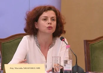 Kërkoi të dorëhiqej nga çështja e Berishës dhe dhëndrit të tij, Kushtetuesja rrëzon sërish gjyqtaren Marsida Xhaferllari