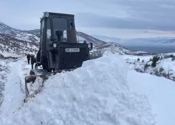 Moti i keq / Ende probleme me furnizimin me energji në Vaun e Dejës. E bllokuar  rruga në Qafë Thanë