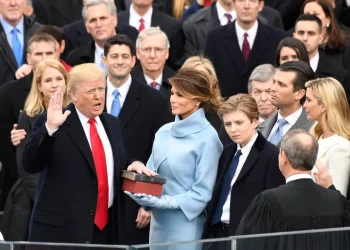Trump betohet sot si president i SHBA, paralajmëron nxjerrjen e 100 urdhrave ekzekutivë
