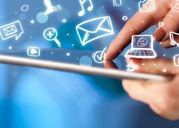 Sa minuta dhe internet shpenzojnë shqiptarët?