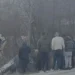 Aksident në Përrenjas, automjeti humb kontrollin dhe përfundon në kanal, plagoset rëndë shoferi