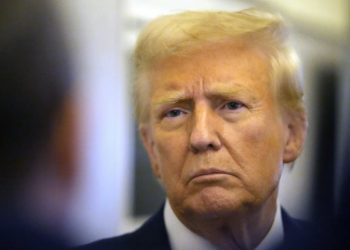 Lëvizje e papritur! Shtëpia e Bardhë anulon urdhrin për ngrirjen e granteve dhe kredive federale