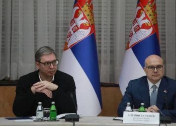 New York Times: Vuçiç “sakrifikoi” kryeministrin, që të fitojë kohë