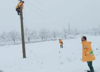 Moti i keq/ OSHEE merr masa për problemet nga kushtet atmosferike: Janë angazhuar 1500 punonjës në terren