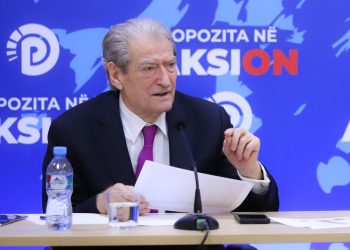 Zgjedhjet/ Berisha “hap thesin” e premtimeve: Do përgjysmojnë taksat për naftën!