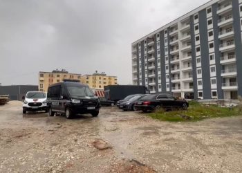 Tentoi të vidhte një kompleks në Vlorë, mobilizon mbi 20 efektivë policie dhe arrin t’ia mbathë