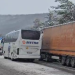 Greqia nuk e hap kufirin për mjetet e rënda, autobusë e kamionë presin në Kapshticë