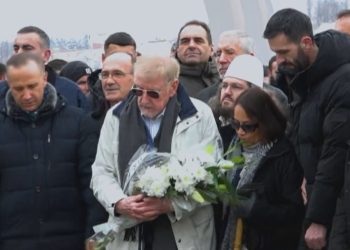 Homazhe për masakrën e Reçakut, Walker: I mahnitur nga numri i njerëzve që vijnë këtu