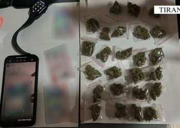 Lëvizte me taksi për të shmangur kontrollet nga Policia, arrestohet shpërndarësi i drogës