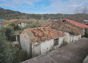 VIDEO / Mungon uji i pijshëm, fshati i internimeve me “damkë” edhe në demokraci