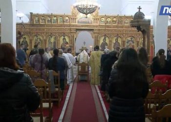 Në luftë me jetën! Besimtarët luten për Janullatos, mbahet mesha në Kishën e Ungjillëzimit në Tiranë