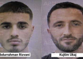 VIDEO / Me 72 mijë euro kanabis në makinë, si u arrestuan dy të rinjtë në Tiranë