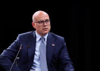 Kryeministri serb Millosh Vuçeviç jep dorëheqjen pas disa muajsh protestash