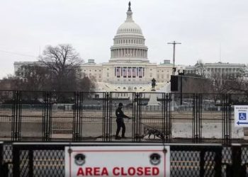 “Doja të vrisja kreun e Pentagonit”, arrestohet i riu me molotov dhe bombë në Uashington