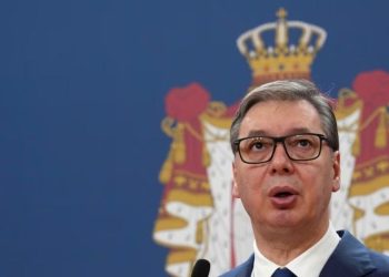 Vuçiç fal 13 protestues serb, përfshirë studentë e profesorë