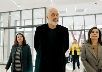 “Përfundon brenda vitit”, Rama dhe Koçiu inspektojnë punimet në Maternitetin “Mbretëresha Geraldinë”