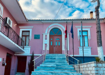 Abuzuan me tendera duke mashtruar për karburantin, 6 punonjës të Bashkisë Devoll në gjyq