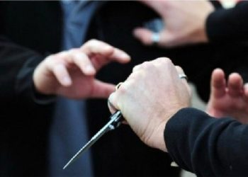 Sherr për motive të dobëta në Tiranë, dy vëllezër plagosen me thikë