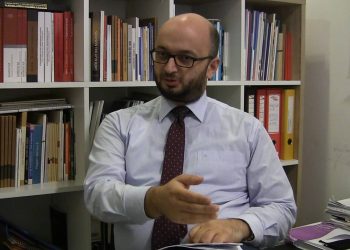 Vuçiç ‘lëshoi’ kryeministrin, eksperti: Dorëheqja e Vuçeviç lëvizje e detyruar