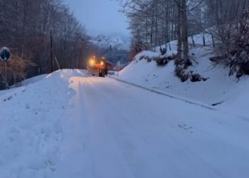 Moti i keq- Dëborë në veri e juglindje. Në Fan të Mirditës, trashësia deri në 40 cm. Disa fshatra pa energji