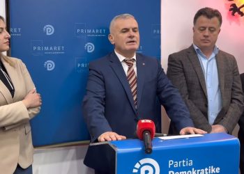 “Sot nuk na falet asnjë gabim”, Leskaj i kundërvihet Berishës për kryetarët e degëve