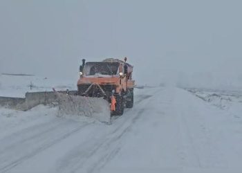 Reshje bore dhe erëra të forta në Qafë të Qarrit: Vështirësohet qarkullimi i mjeteve