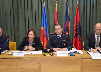 Proda porosi strukturave: Efektivët të mos qëndrojnë në ambiente ku ka grumbullime politike! Mos u shoqëroni me…