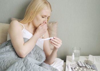 Shqipëria e “mbërthyer” nga epidemia e gripi, mjekët kardiolog: Raste të shtuara me miokard