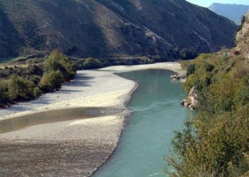 Kishte dalë për peshkim në lumin Vjosa, humb kontaktet 63-vjeçari