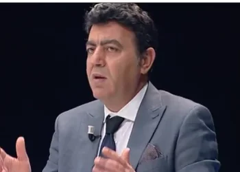 Plator Nesturi prezantohet prefekti i ri i Qarkut të Vlorës