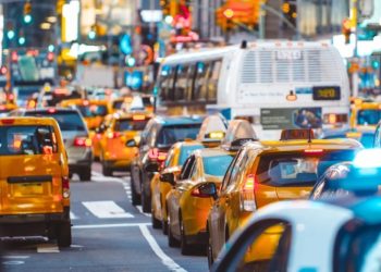 Taksë për çdo automjet që hyn në “zemër” të Nju Jorkut! Çfarë parashikon ligji i ri për drejtuesit e mjeteve