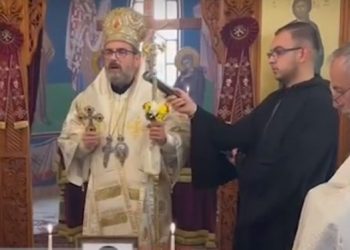 Lutje dhe qirinj për kryepeshkopin Anastas edhe në kishën e “Shën Kollit” në Elbasan