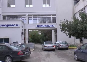 Vdekja e 6-vjeçarit, reagon spitali i Lushnjës: Mbërriti me oksigjen 70%, gjatë transportit humbi ndjenjat!