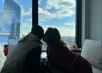 FOTO / “E dua, ndihem mirë…”, Parashqevi Simaku takon të birin dhe ish-bashkëshortin, ja postimi i biznesmenit