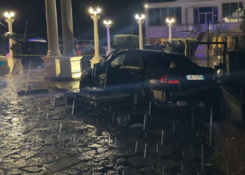 Vau i Dejës: Përplasi për vdekje me makinë dy këmbësorë, arrestohet i riu